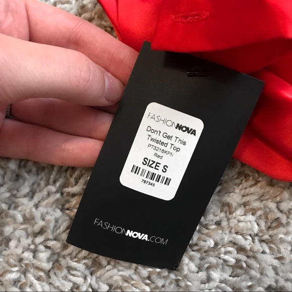 Don’t get this twisted red Fashion Nova top - Picture 5 of 5